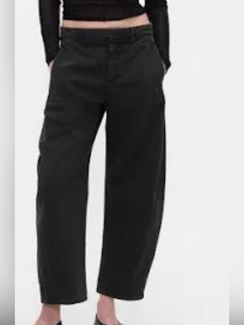 GAP Ladies Black Barrel Leg Cargo Pants 6